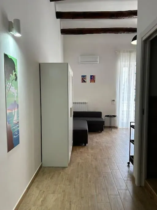Casa Sandrili First, Central Station Naples Apartment