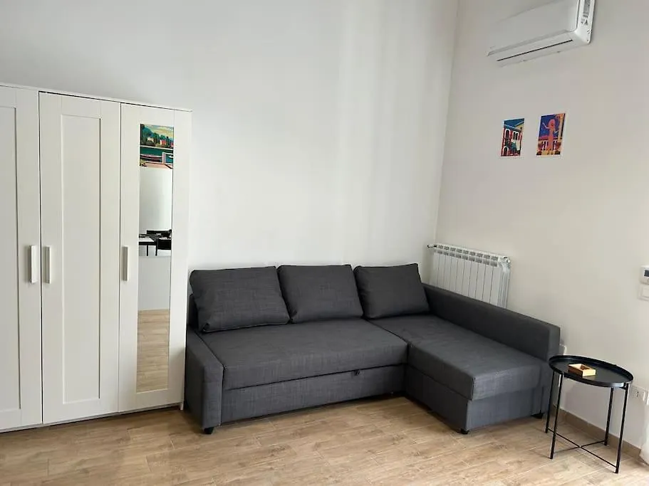 Casa Sandrili First, Central Station Naples Italy